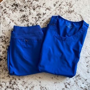 Cherokee Infinity scrub set size medium!